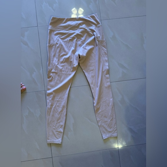 Leggings women's NWT Beige  yoga pants style Pockets Size XL Sport Waistband - Picture 3 of 14